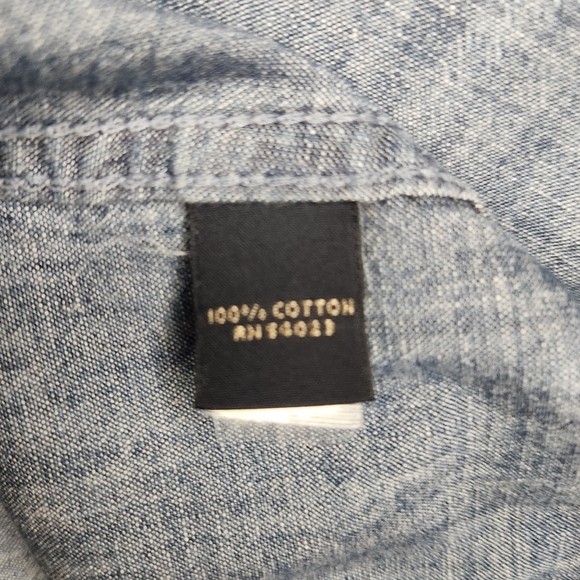 Banana Republic Chambray Denim Snap Front Shirt Size XS  (A22) - Picture 7 of 9